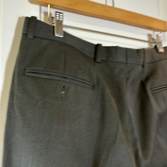 Bacharach olive green slacks with cuff - Picture 7 of 10